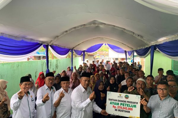 BAZNAS Blora Salurkan Bantuan Budidaya Ayam Petelor Tahap Kedua untuk 86 Mustahik